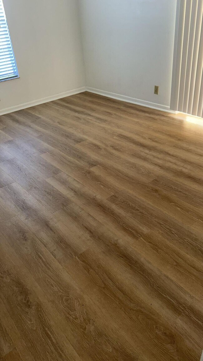 Building Photo - 6339 La Costa Dr