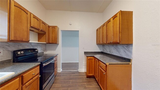 Building Photo - 1510 10th St W