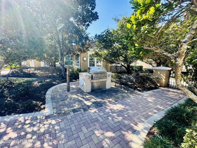 Building Photo - 10075 Gate Pkwy N