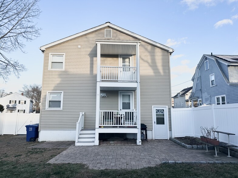 Building Photo - 317 Alexander Ave