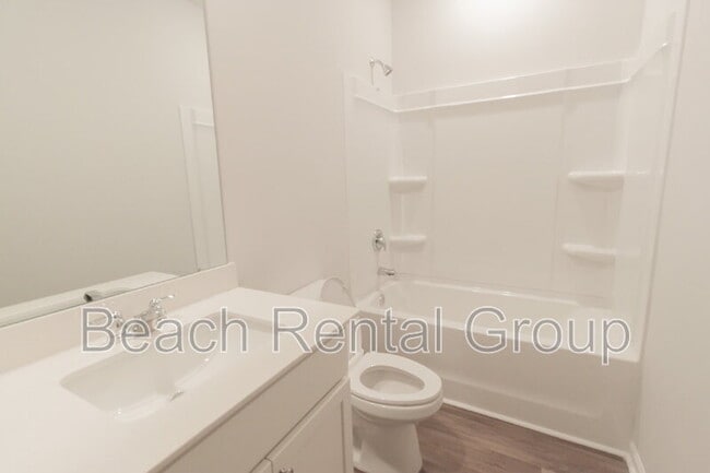 Building Photo - 1375 Speedway St