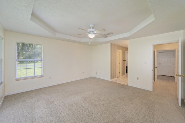 Building Photo - 437 S Shore Dr