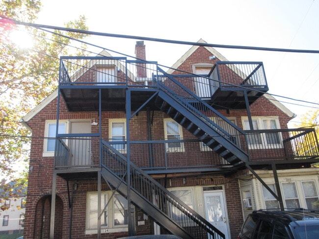 Building Photo - 24-26-26 W Patterson Ave