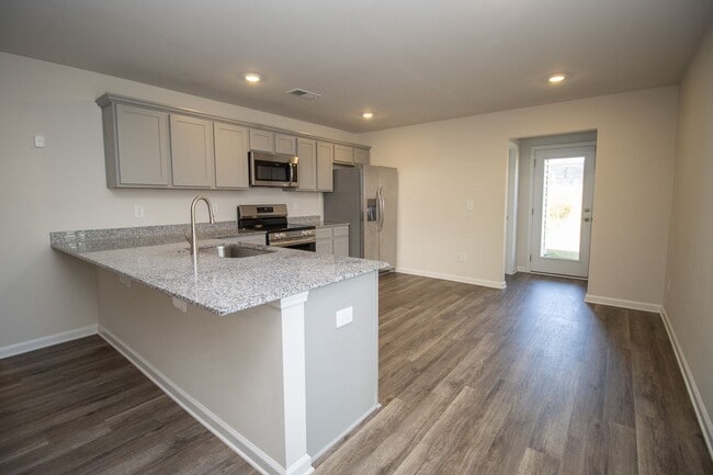 Building Photo - 410 Middlebury Ln