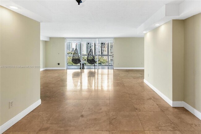 Building Photo - 145 SE 25th Rd