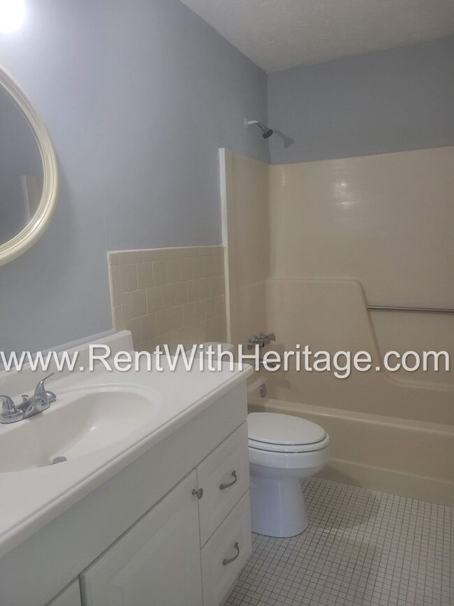 Building Photo - GORGEOUS BRICK RANCH / DUPLEX WITH UPGRADES GALLORE/ GREAT LOCATION