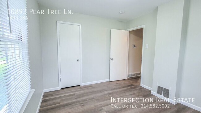 Building Photo - Completely Updated Four Bedroom in St. Ann...