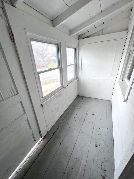 Building Photo - 2337 Rheamount Ave