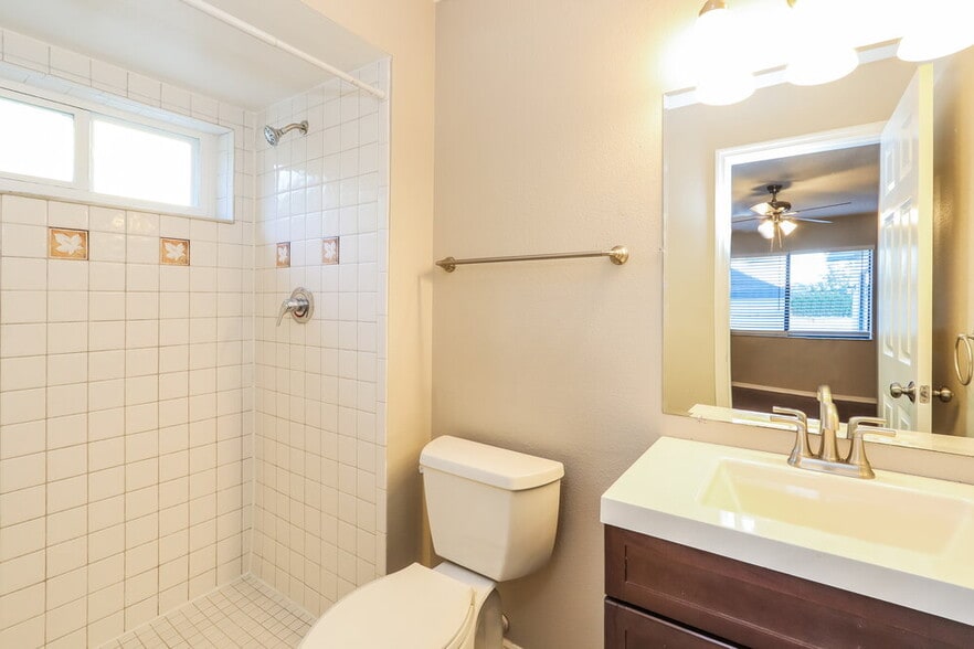 Building Photo - 1406 Woodstork Dr
