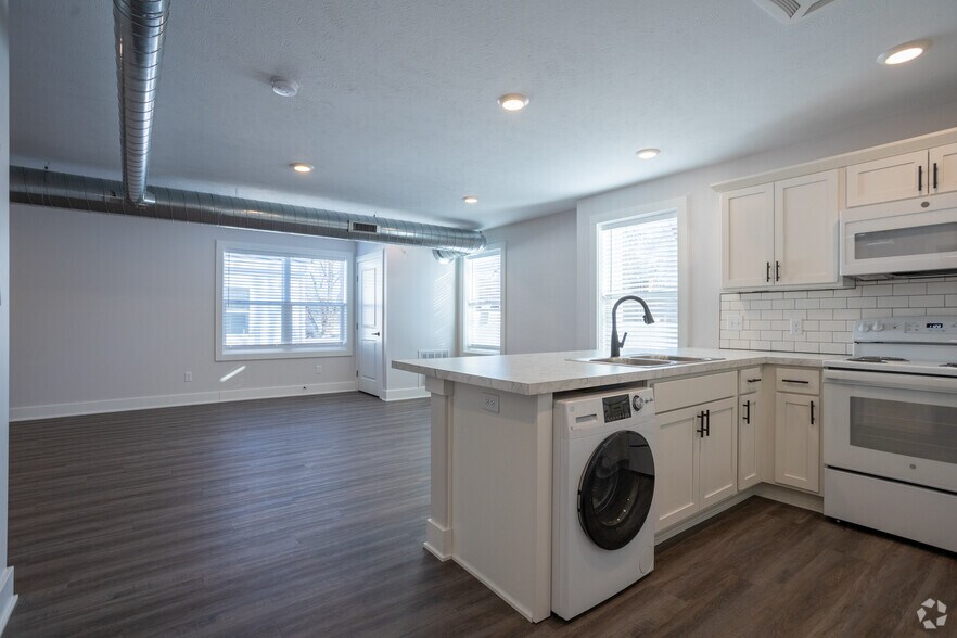 Michigan Street Apartment Homes 1542 Michigan St NE Grand Rapids MI