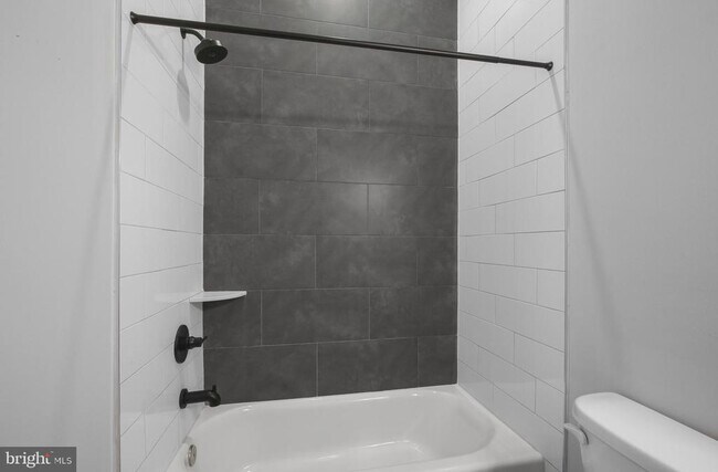 Building Photo - 910 N 17th St