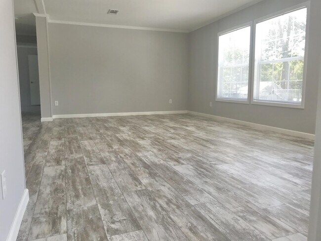 Building Photo - 5204 Countryside Ct
