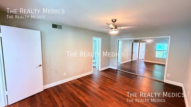 Building Photo - 3640 S St Lucie Dr