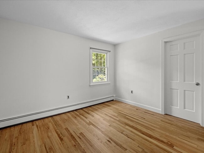 Building Photo - 15 Woodridge Rd