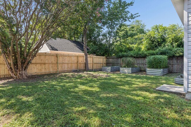 Building Photo - 317 Cottonwood Ave