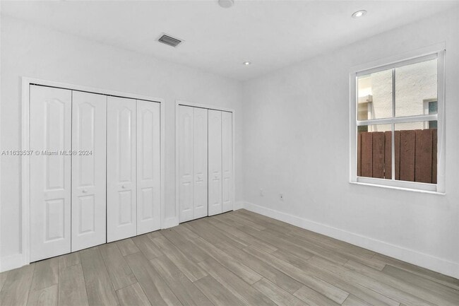 Building Photo - 11430 NW 82nd Terrace