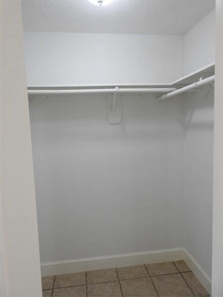 Building Photo - 6207 Pleasant Stream Dr