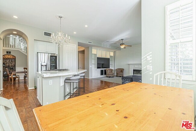 Building Photo - 23810 Bayview Ct