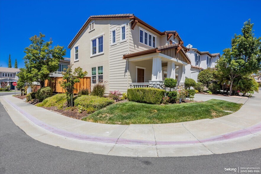 Building Photo - 2721 Moet Ln