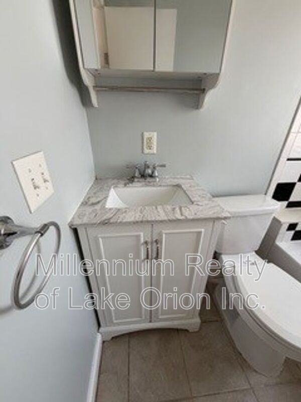 Building Photo - 1522 Longfellow Ave