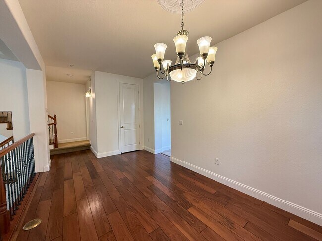 Building Photo - 3687 Whitworth Dr