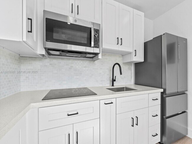 Building Photo - 300 NW 7th Ave