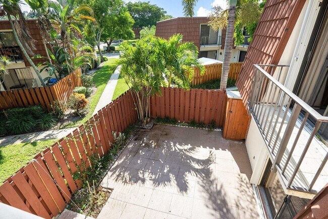 Building Photo - 1765 San Jose Dr