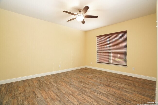 Building Photo - 1354 Crown Brook