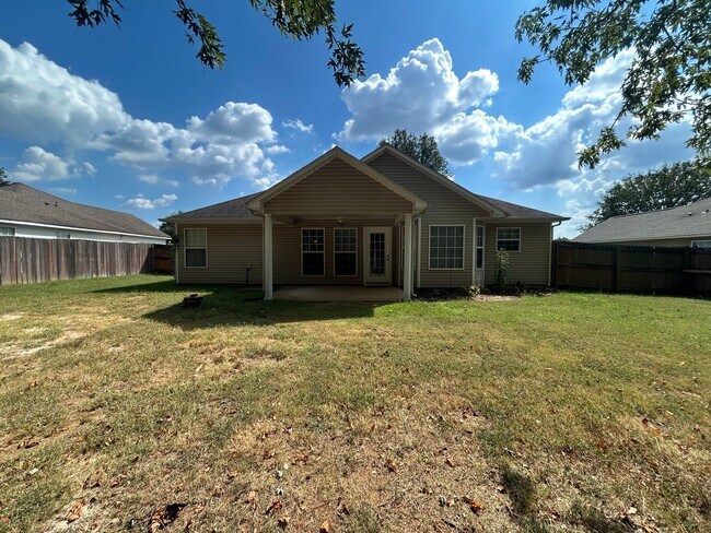 Building Photo - 5988 Vinemont Dr NW