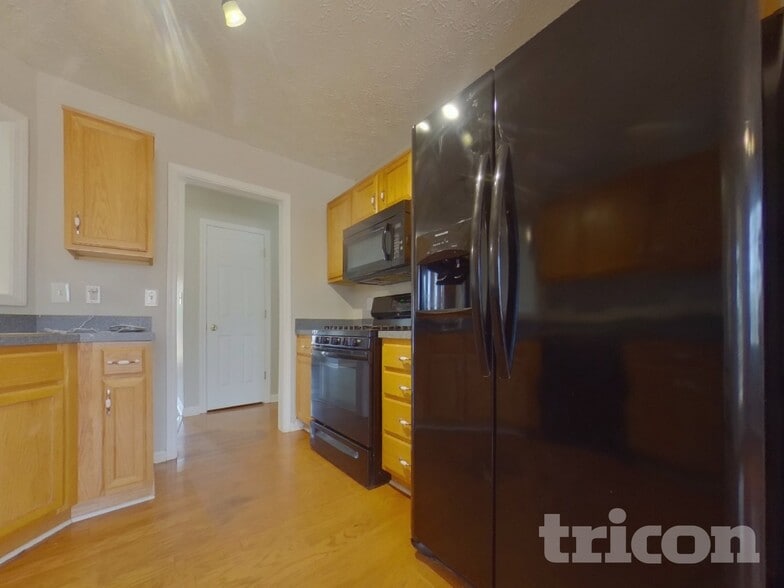 Building Photo - 420 Austin Dr