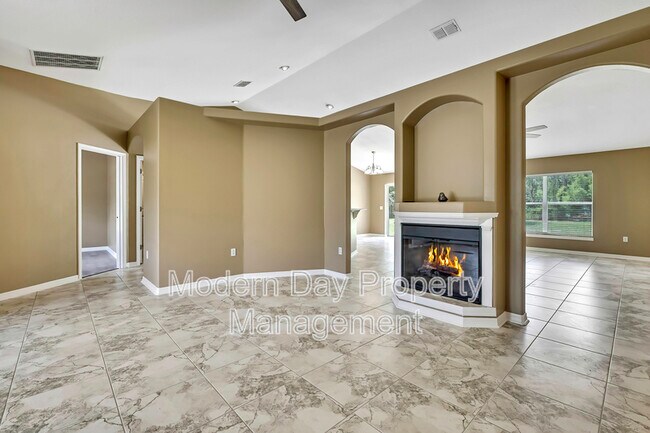 Building Photo - 12320 Papercraft Ave