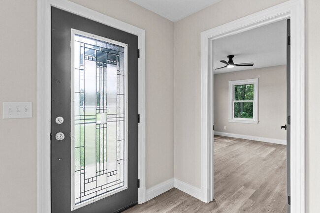 Building Photo - For Sale or Rent – Fully Renovated Stone R...