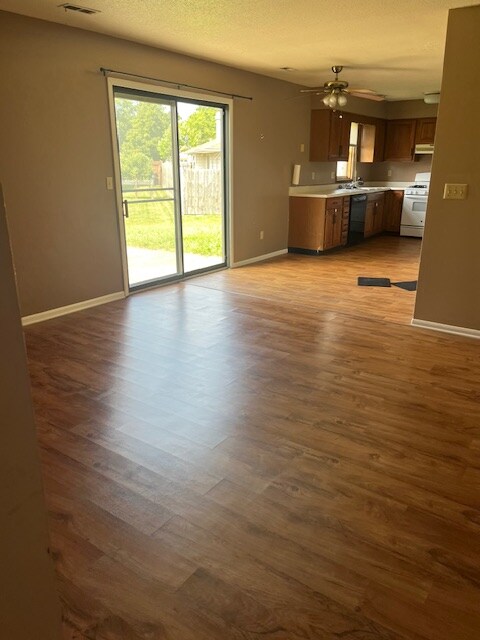 Building Photo - 5915 Brandonwood Ln
