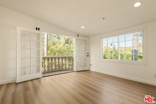 Building Photo - 1109 Pine Dr