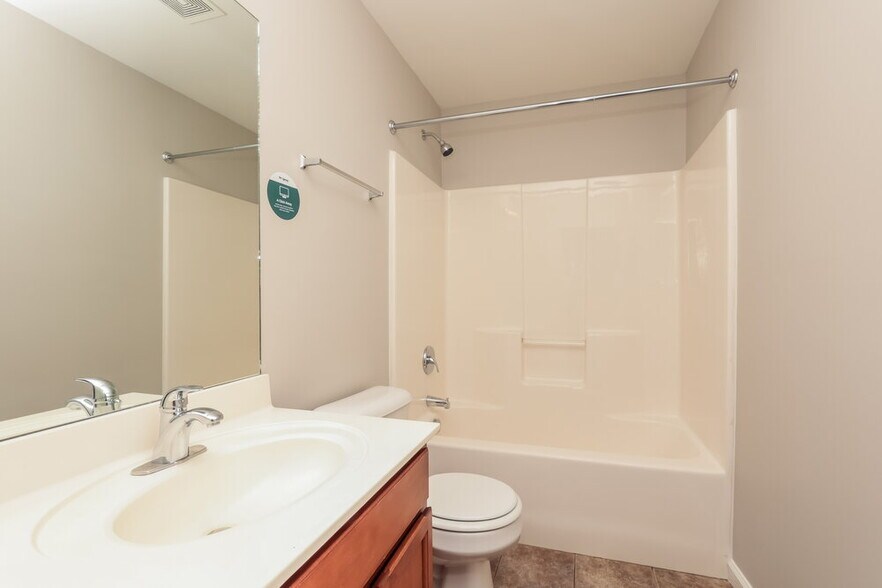 Building Photo - 4088 Hollis Hill Dr
