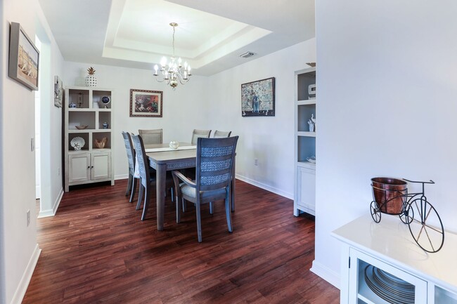 Building Photo - Spacious FURNISHED 3 Bed 2 Bath Condo In P...