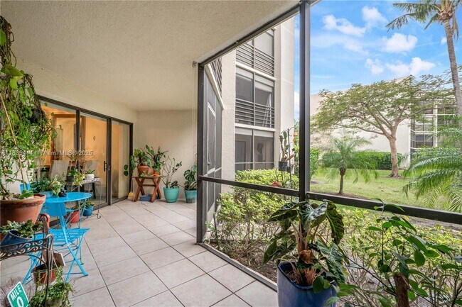 Building Photo - 5750 Camino Del Sol