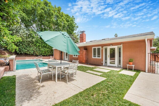 Building Photo - 7365 Pomelo Dr