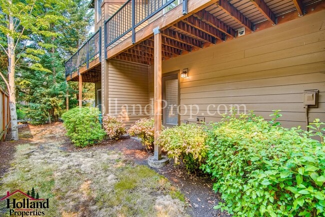 Building Photo - **COMING SOON** Spacious 3-Story Home in a...