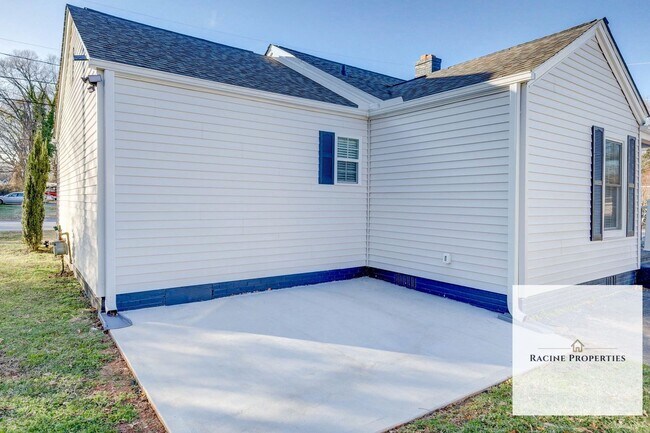 Building Photo - Charming Three Bedroom in Greer, SC