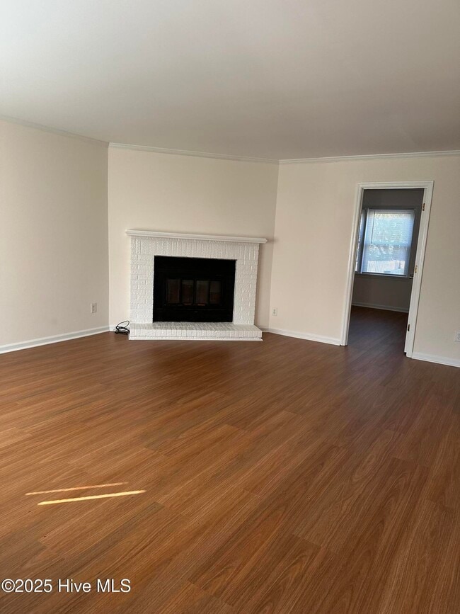 Building Photo - 3439 Regency Dr