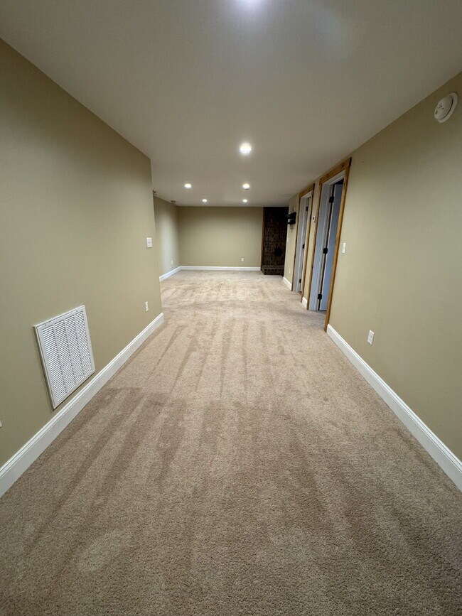 Building Photo - 156 Walnut Heights Ln