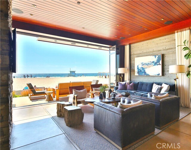 Building Photo - 3124 The Strand