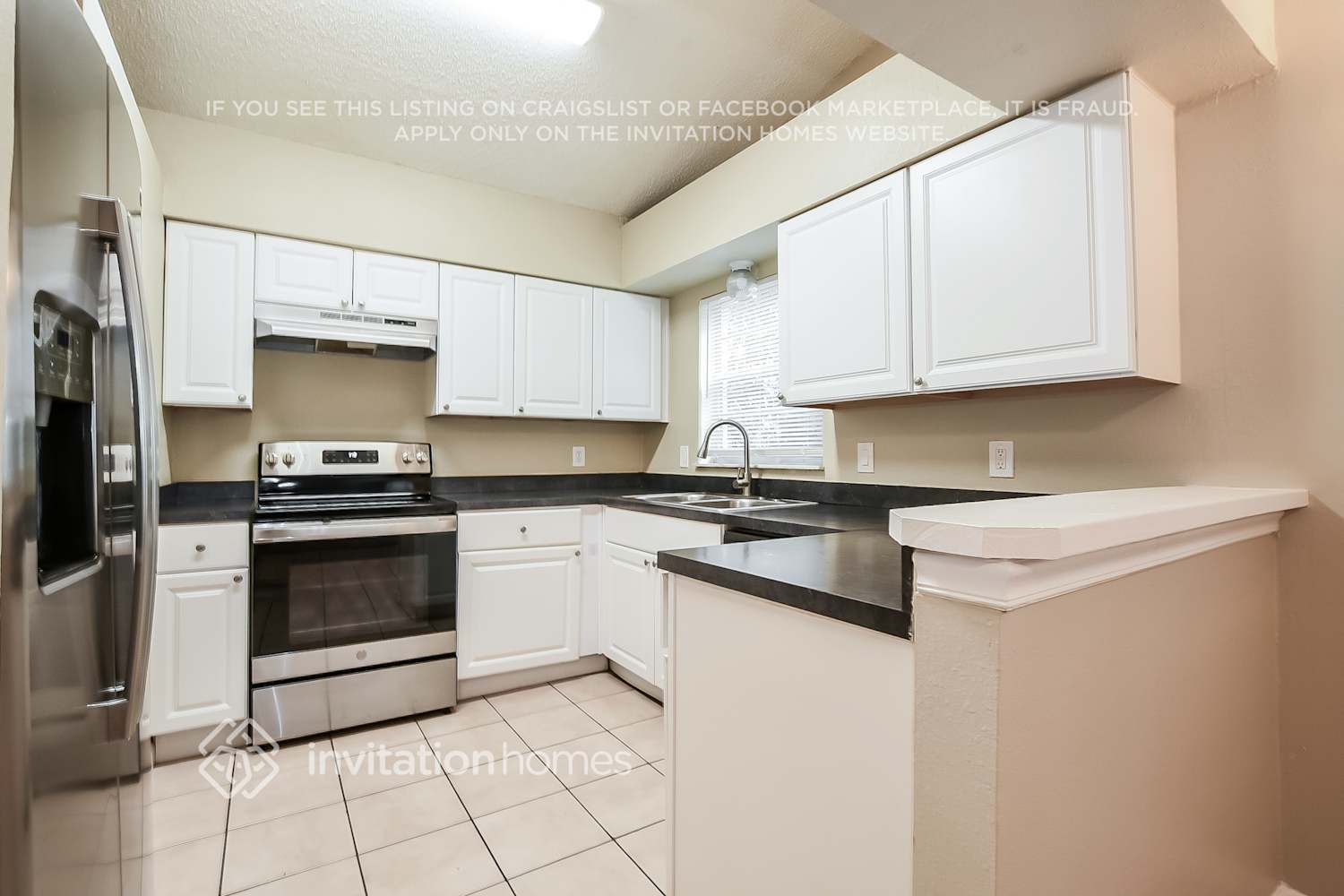 Building Photo - 2843 Bermuda Ave N