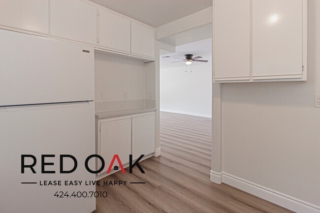 Building Photo - 1250 W Gardena Blvd