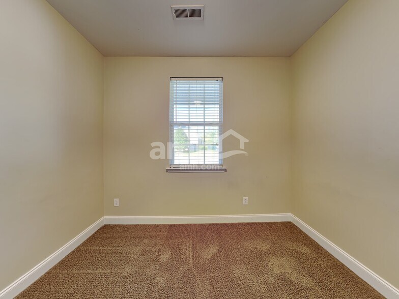 Building Photo - 203 Reedy River Ct