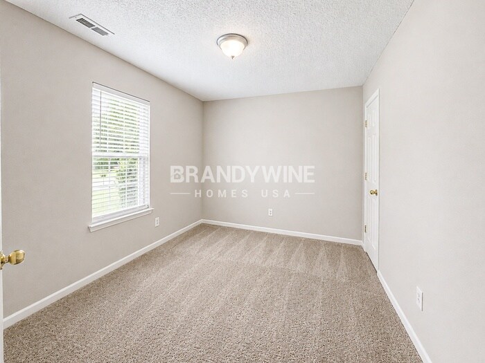 Building Photo - 1735 Thriftwood Dr