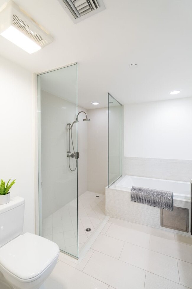 Building Photo - Stunning 3 Bedroom/ 3 Bathroom $3,990/mo.