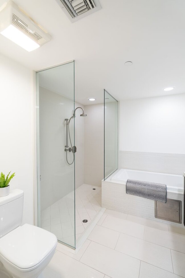 Building Photo - Stunning 3 Bedroom/ 3 Bathroom $5,900/mo.