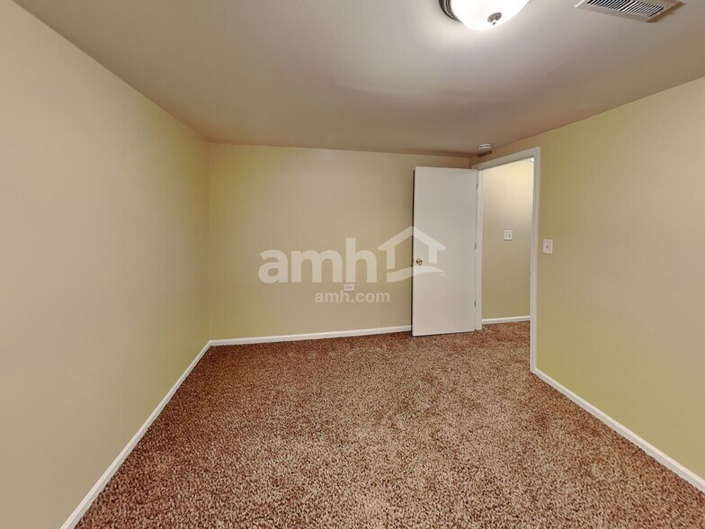 Building Photo - 1779 Shari Ln